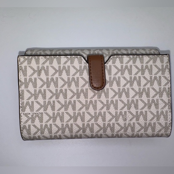 Michael Kors Women’s Wallet & Small Crossbody - Picture 2 of 6